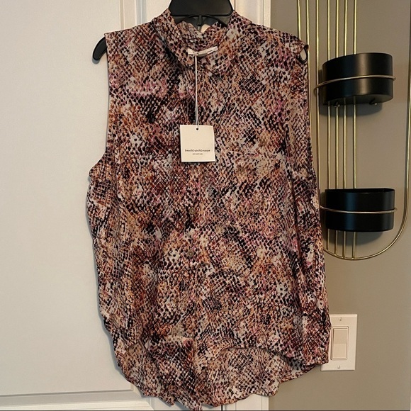 Beach Lunch Lounge Janera Floral Tie Front Top - Picture 2 of 6